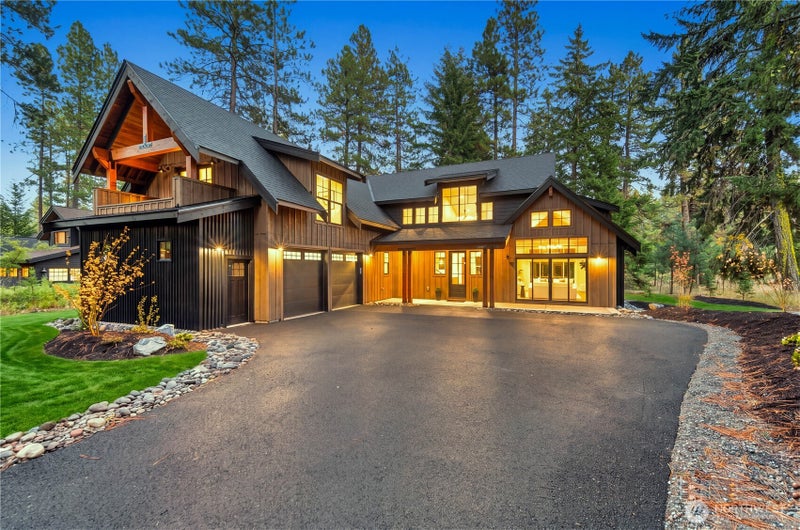 961 Larkspur Loop