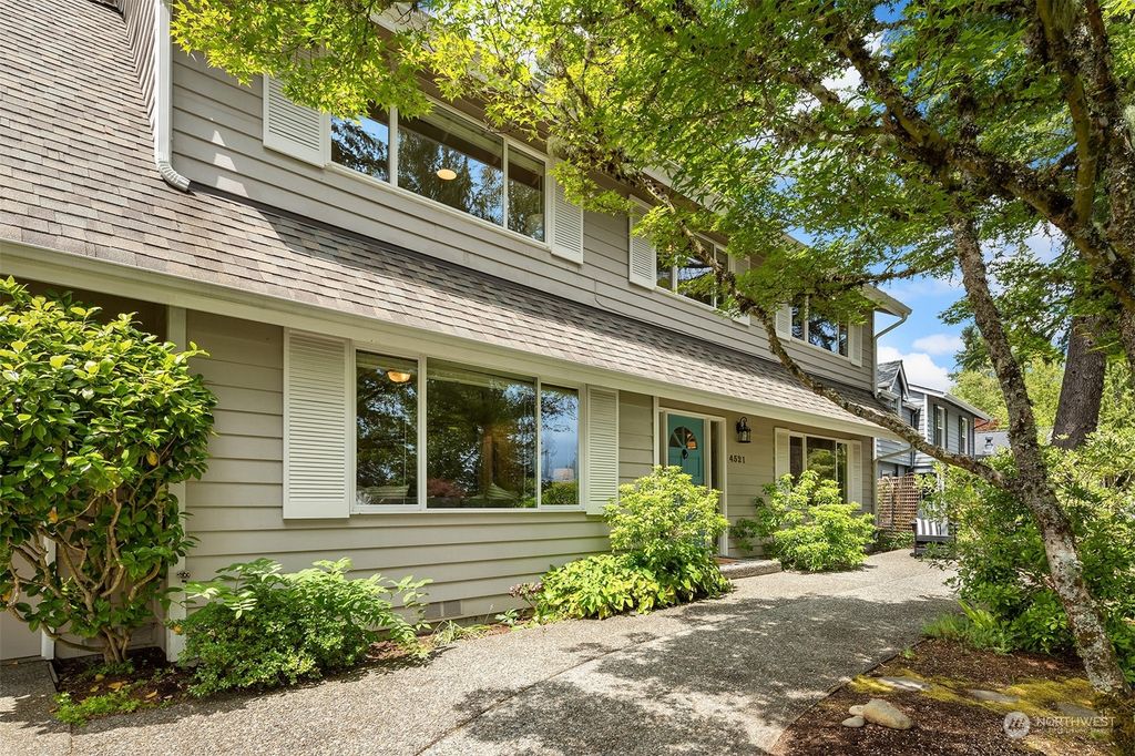 Photo of 4521 144th Avenue SE, Bellevue, WA 98006 (MLS # 2075618)