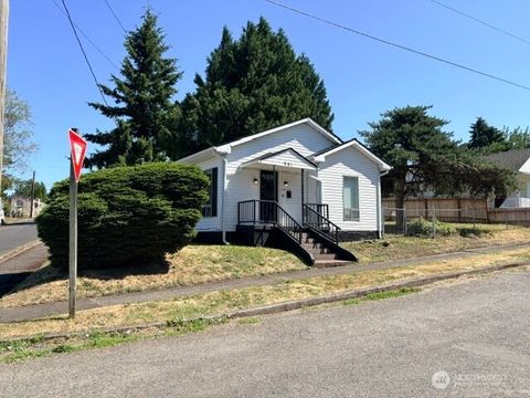 Photo of 901 CRAWFORD ST, Kelso, WA 98626 (MLS # 2551011)