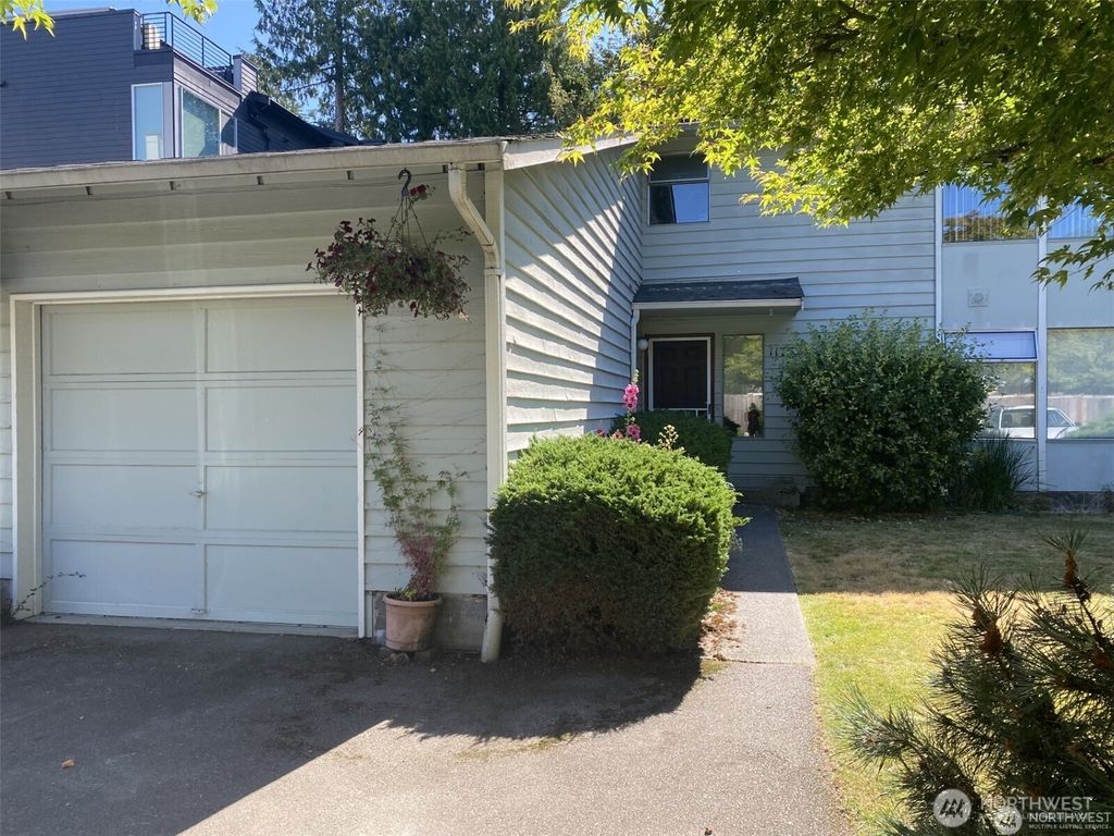 Photo of 11752 Burke Avenue N, Seattle, WA 98133 (MLS # 2481747)