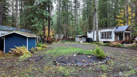 Photo of 82 Riverside Drive, Deming, WA 98244 (MLS # 2410068)