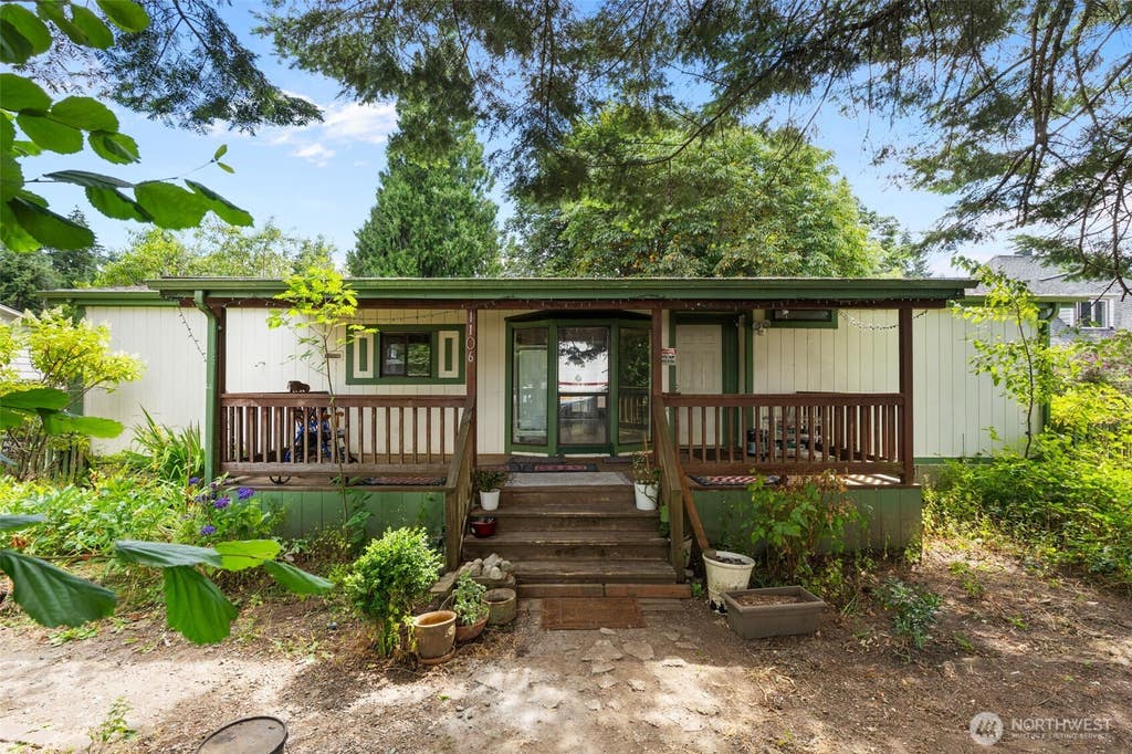 Photo of 1106 Eckerson Road, Centralia, WA 98531 (MLS # 2560957)