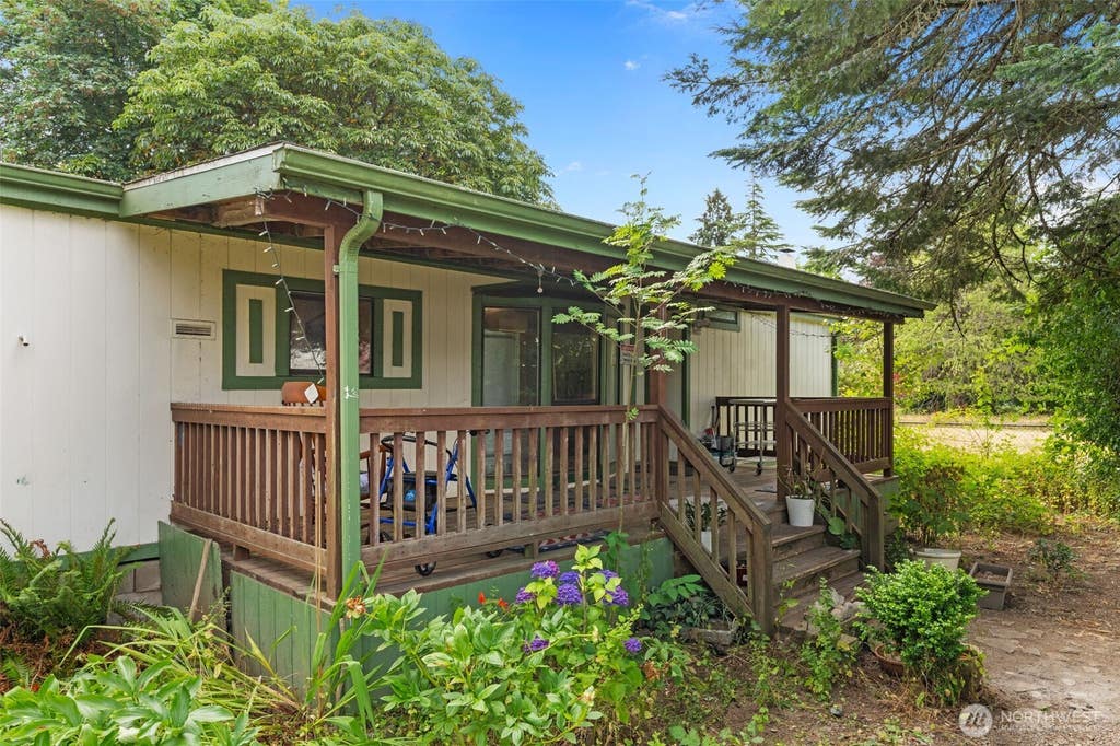 Photo of 1106 Eckerson Road, Centralia, WA 98531 (MLS # 2560957)