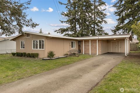 Photo of 1727 120th Street S, Tacoma, WA 98444 (MLS # 2482020)