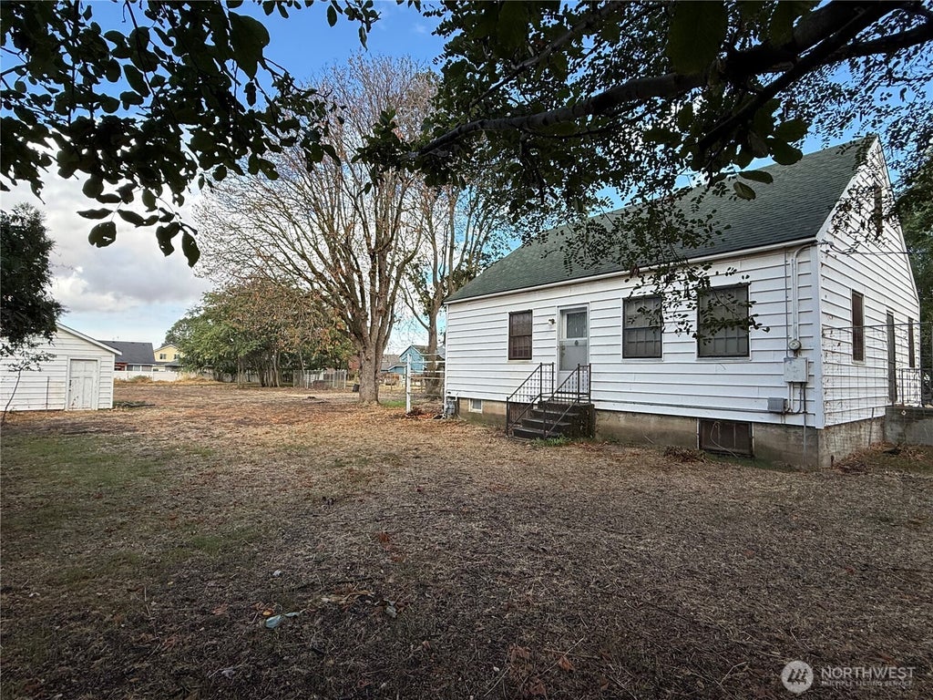 Photo of 40 NW B Street, College Place, WA 99324 (MLS # 2582250)