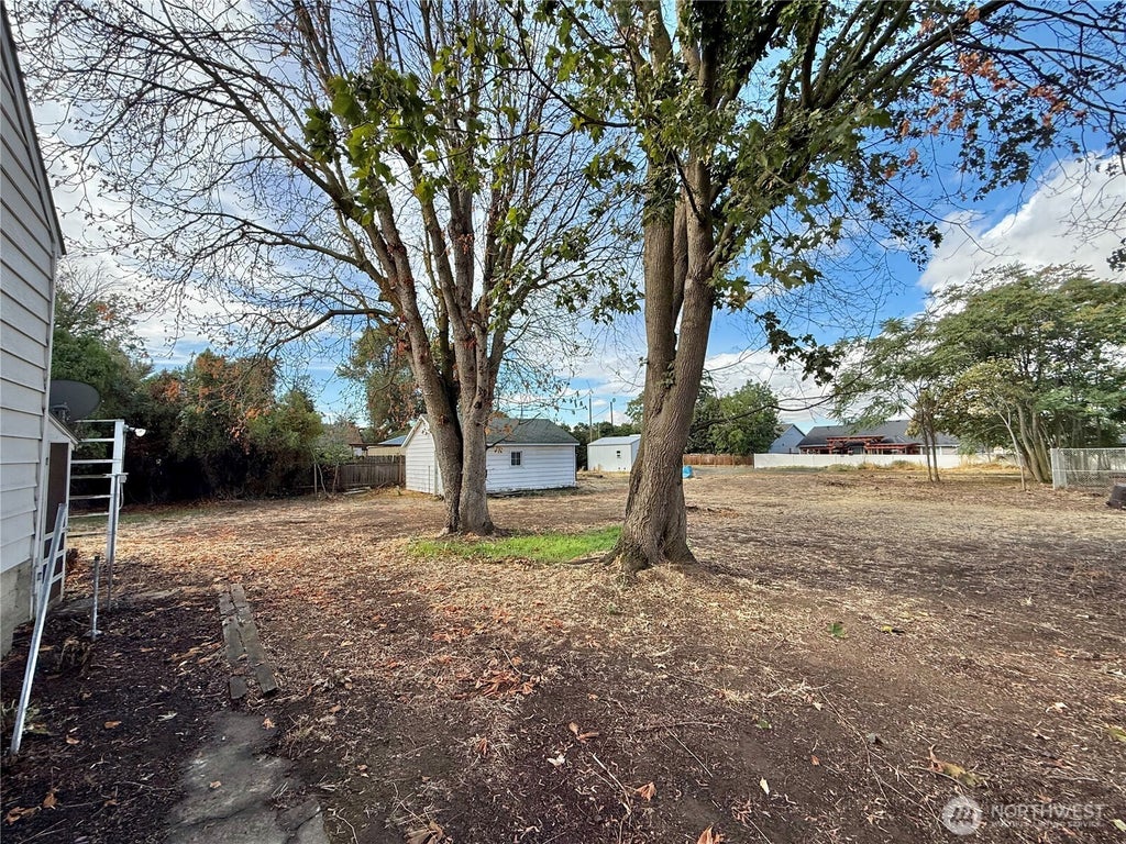 Photo of 40 NW B Street, College Place, WA 99324 (MLS # 2582250)
