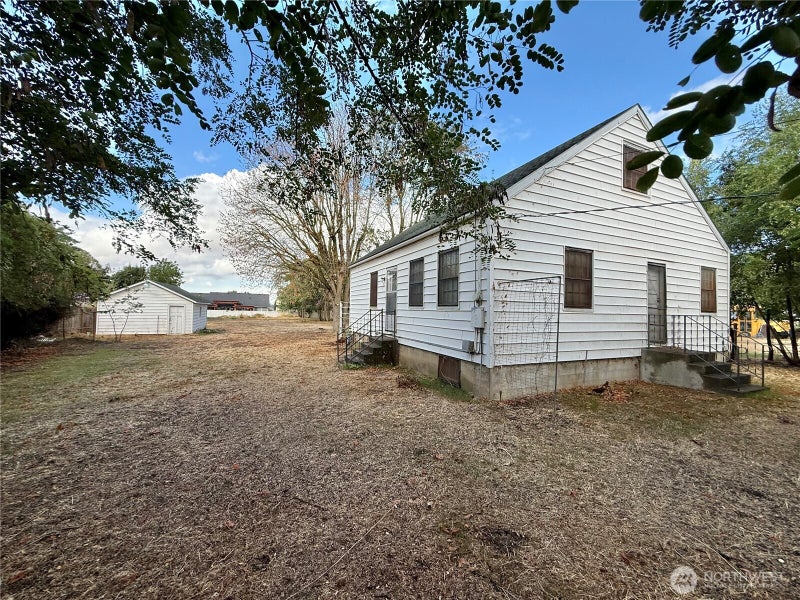 40 NW B Street
