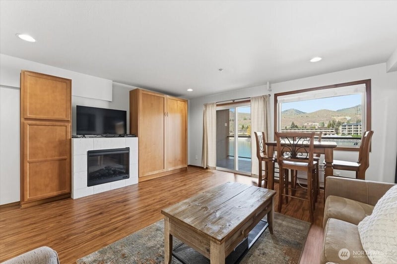 322 W Woodin Avenue 621