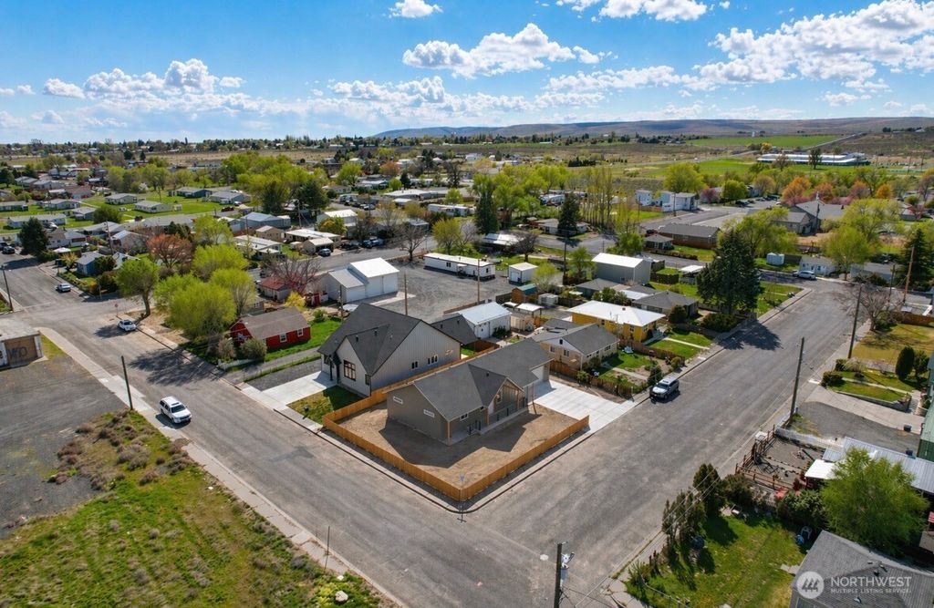 Photo of 129 SE 3rd Avenue, Soap Lake, WA 98851 (MLS # 2508845)