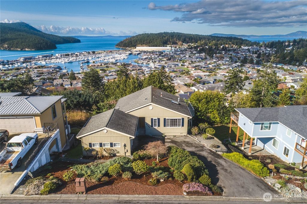 Photo of 2104 Highland Drive, Anacortes, WA 98221 (MLS # 2495023)