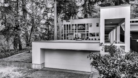Photo of 2261 W Lake Sammamish Parkway SE, Bellevue, WA 98008 (MLS # 2514415)