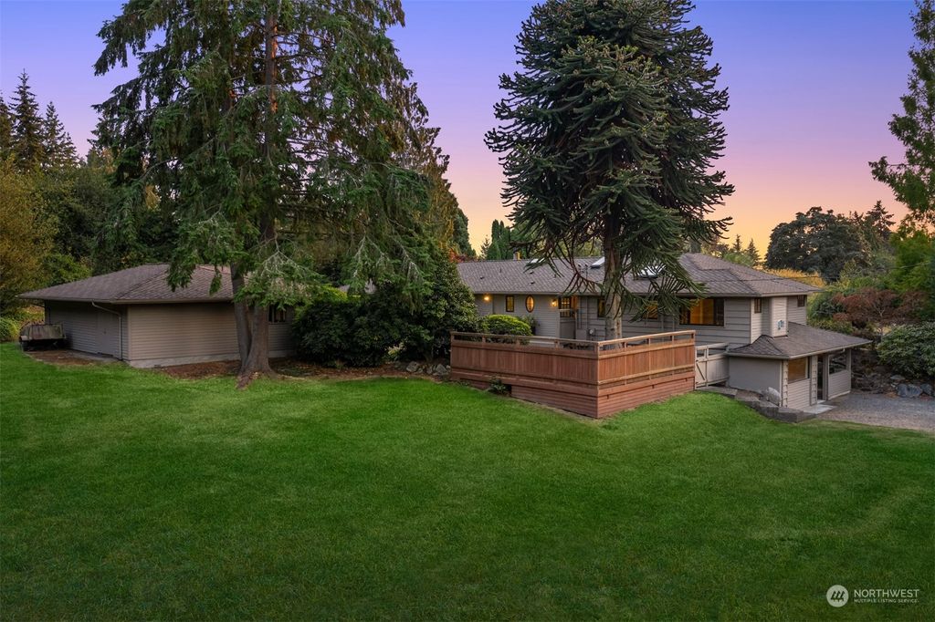 Photo of 17406 4th Avenue SW, Normandy Park, WA 98166 (MLS # 2010174)