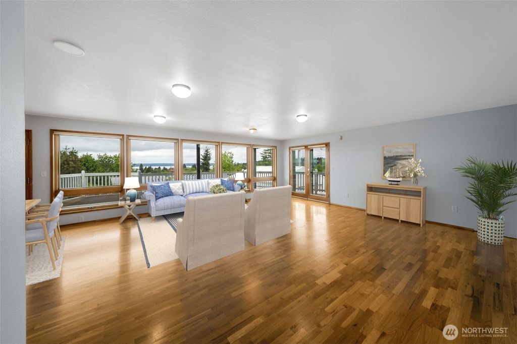 Photo of 1621 S 225th Street, Des Moines, WA 98198 (MLS # 2367642)