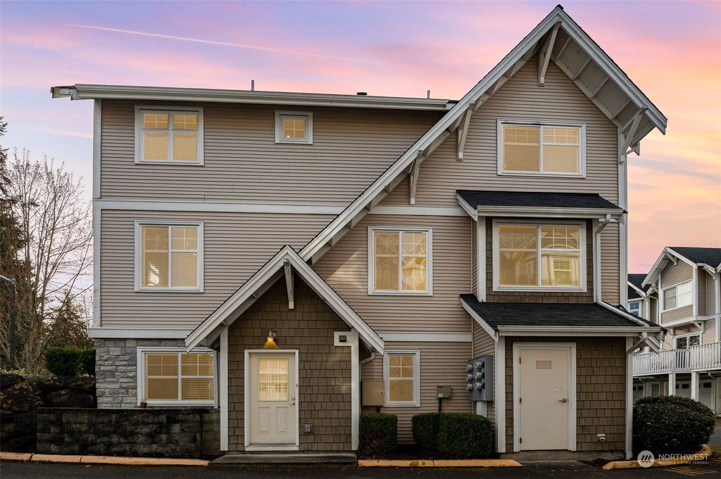 Photo of 16420 NE 91st Street #101, Redmond, WA 98052 (MLS # 2209806)