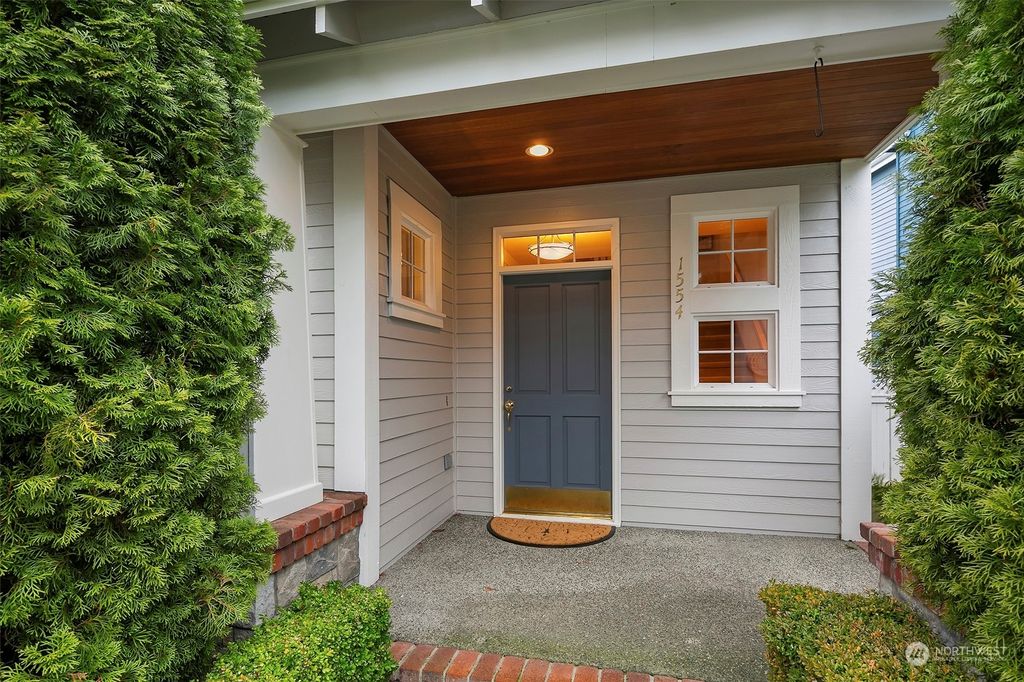 Photo of 1554 NE Iris Street, Issaquah, WA 98029 (MLS # 2189609)