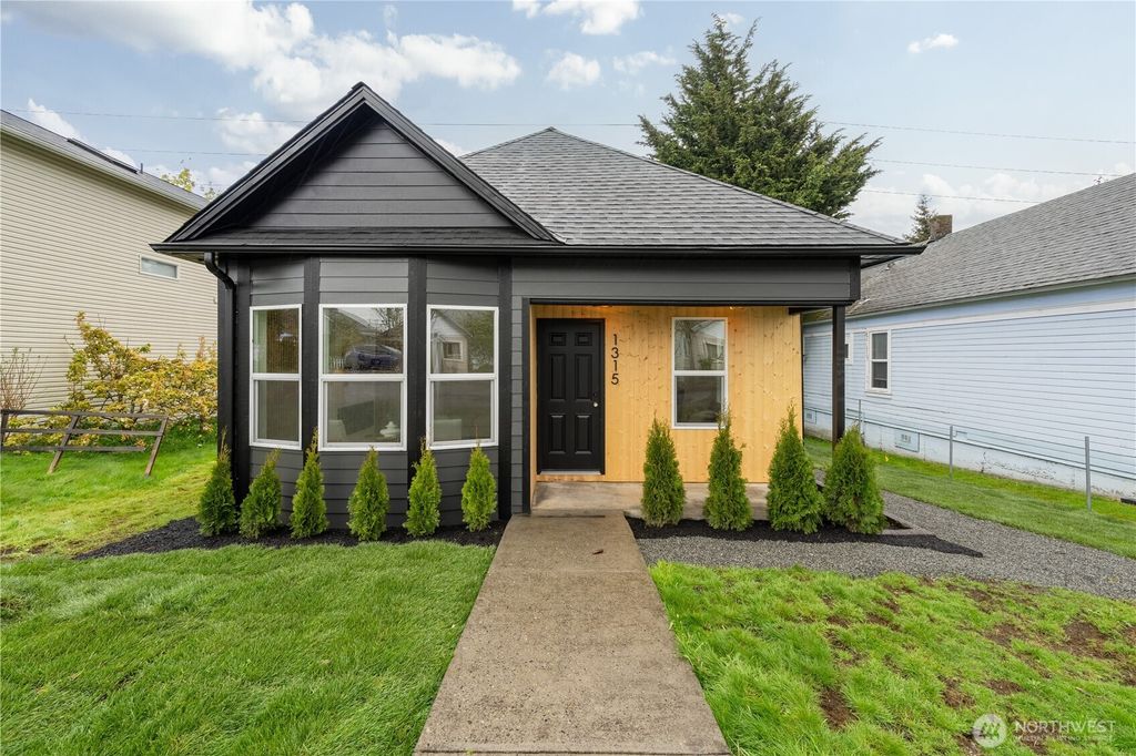 Photo of 1315 E Marine View Drive, Everett, WA 98201 (MLS # 2496632)