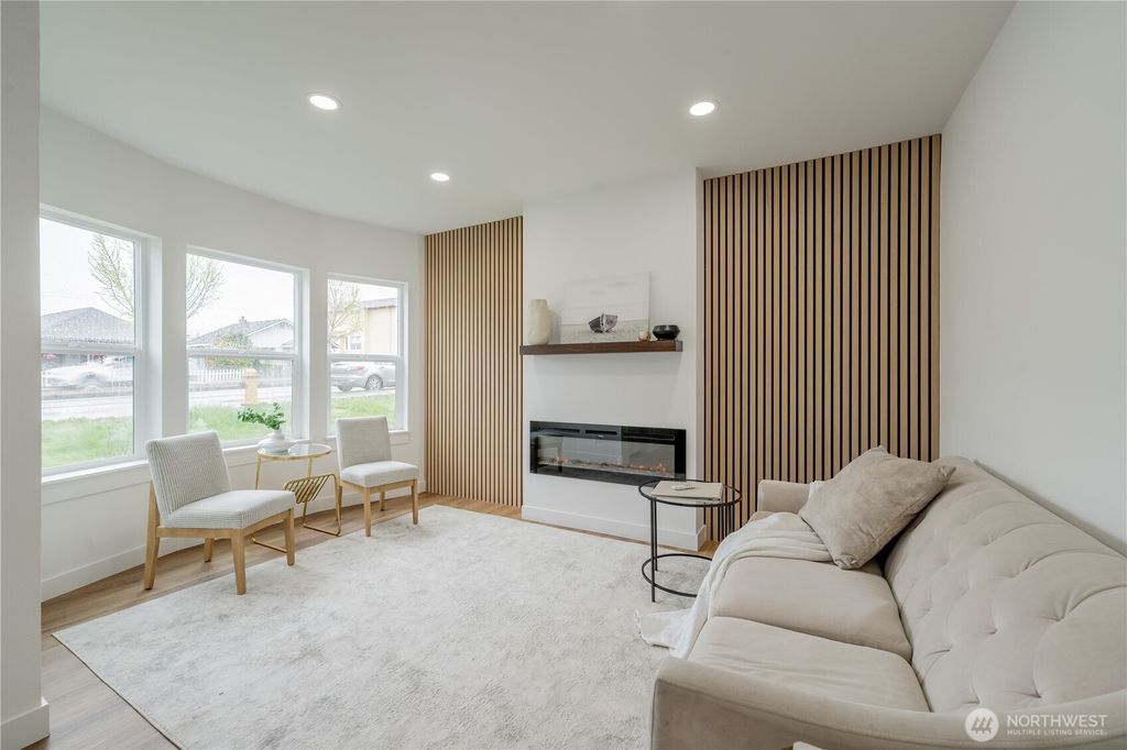 Photo of 1315 E Marine View Drive, Everett, WA 98201 (MLS # 2496632)