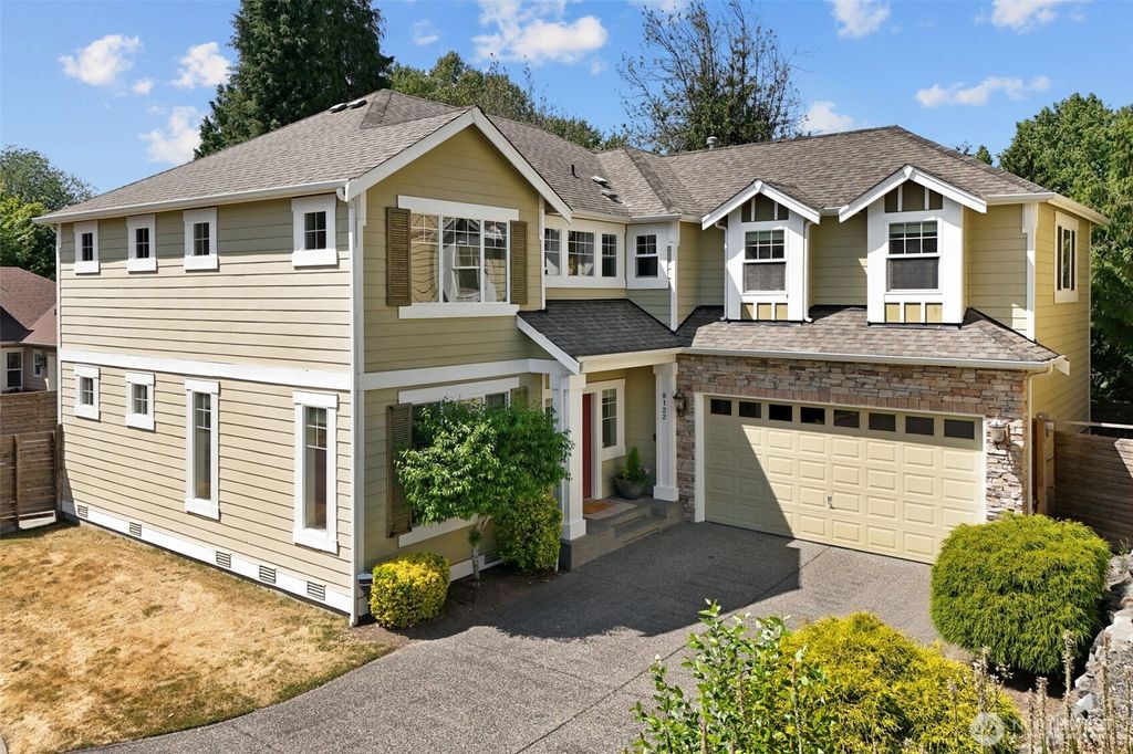 Photo of 8122 NE 189th Place, Kenmore, WA 98028 (MLS # 2424158)
