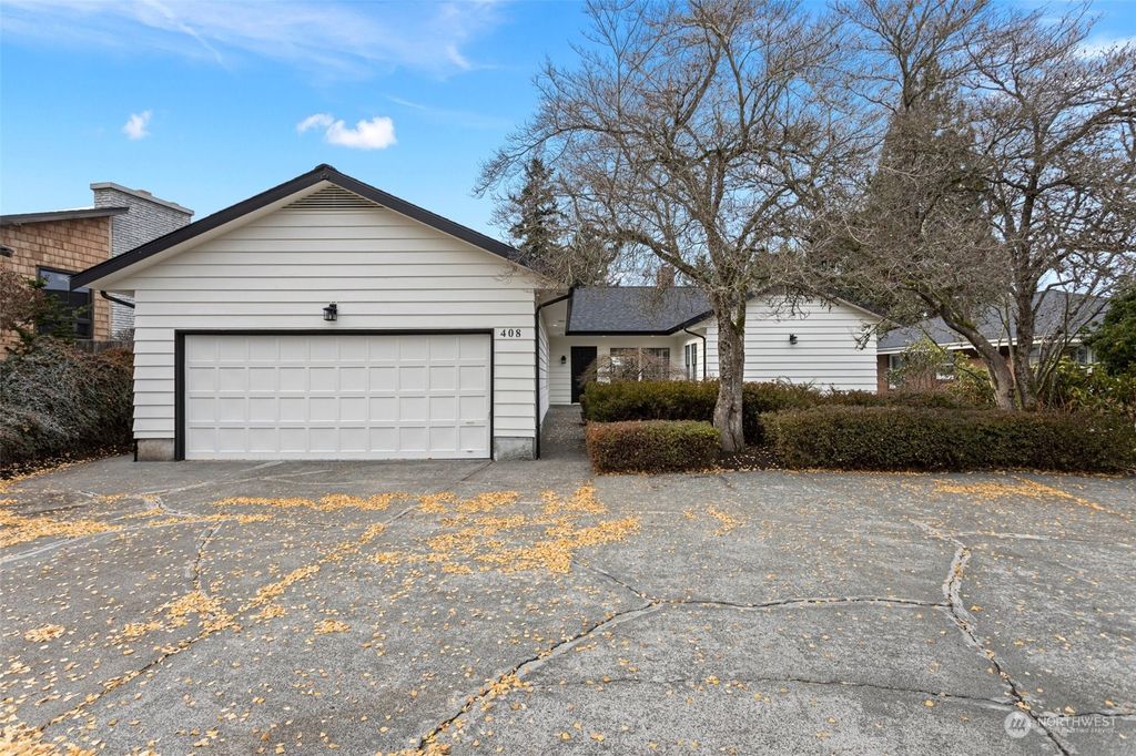 Photo of 408 View Ridge Drive, Everett, WA 98203 (MLS # 2183568)