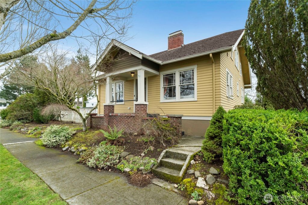 Photo of 1730 Hillcrest Avenue, Enumclaw, WA 98022 (MLS # 2486131)