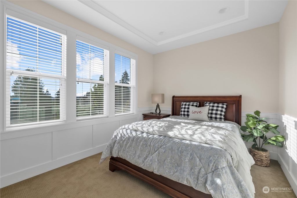 Photo of 8002 117th Place SE, Newcastle, WA 98056 (MLS # 2275361)