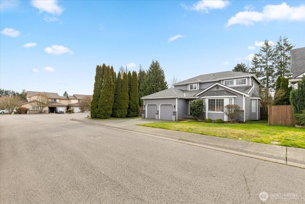 Photo of 13721 SE 255th Place, Kent, WA 98042 (MLS # 2498564)