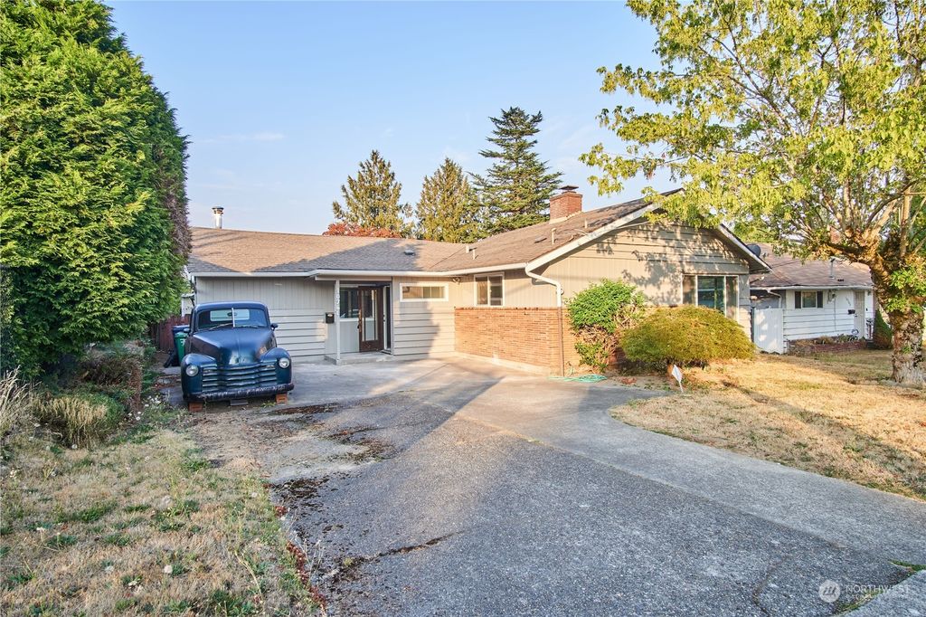 Photo of 10760 Renton Avenue S, Seattle, WA 98178 (MLS # 2154677)