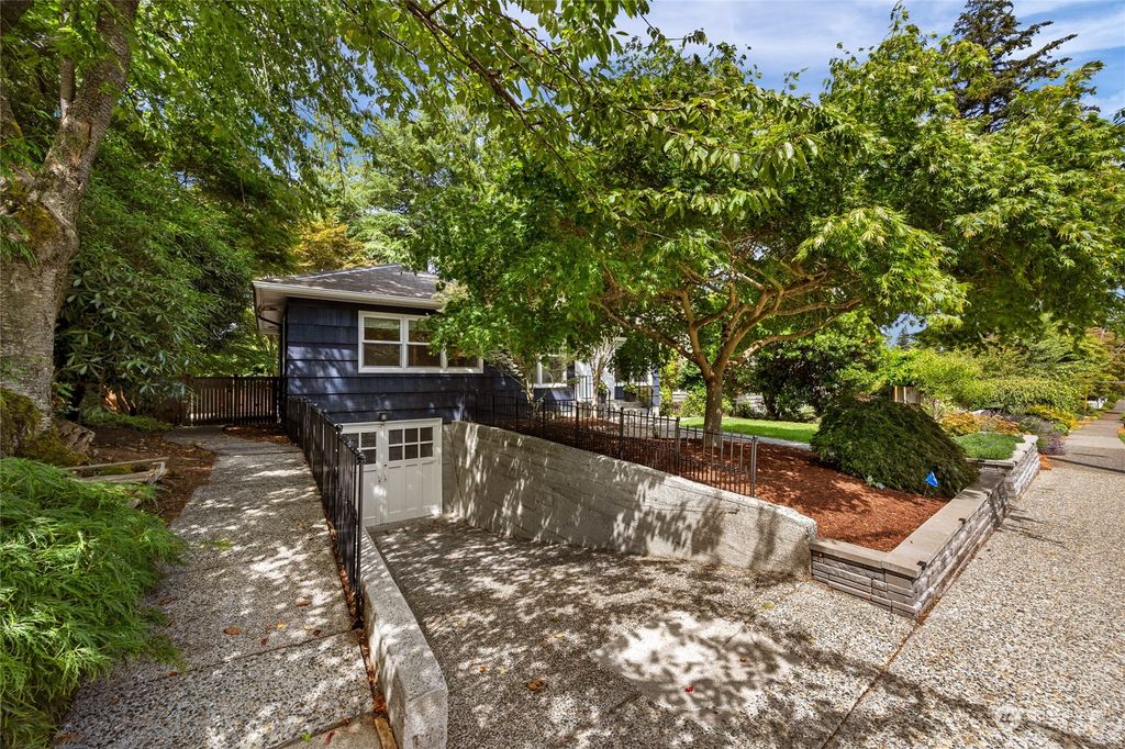 Photo of 7321 48th Avenue NE, Seattle, WA 98115 (MLS # 2272729)