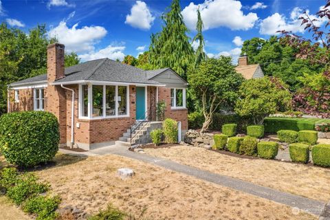 Photo of 6543 44th Avenue NE, Seattle, WA 98115 (MLS # 2007401) Photo of 6543 44th Avenue NE, Seattle, WA 98115 (MLS # 2007401)