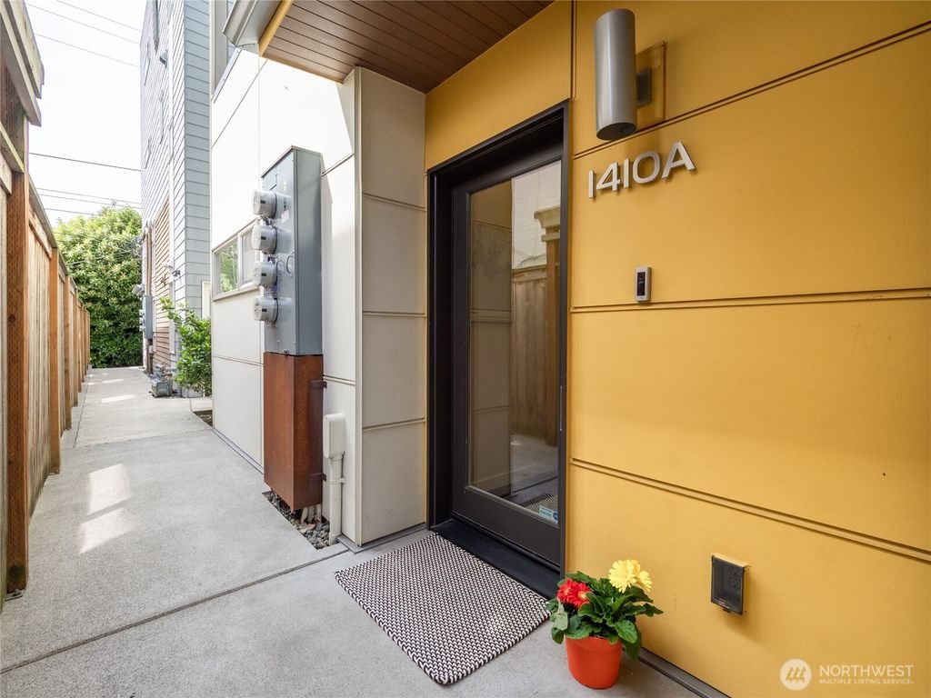 Photo of 1410 20th Avenue #A, Seattle, WA 98122 (MLS # 2371921)