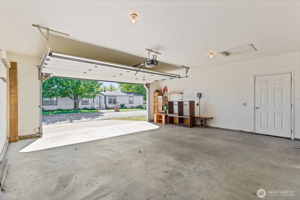 Photo of 1100 S Rosewood Drive #106, Ellensburg, WA 98926 (MLS # 2591901)