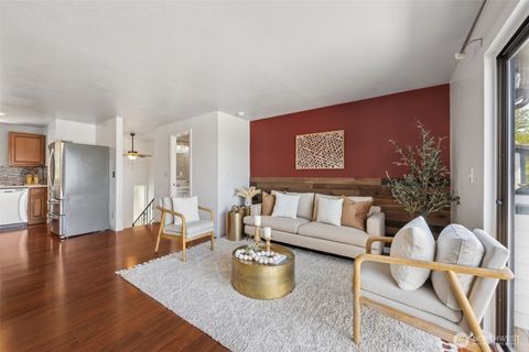 110 19th Avenue SE Unit 14, Puyallup, WA 98372 - MLS#: 2370391