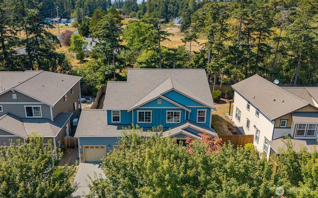 Photo of 1873 SW Downfield Way, Oak Harbor, WA 98277 (MLS # 2571043)