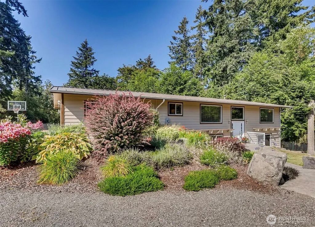 Photo of 14340 SE 202nd Street, Kent, WA 98042 (MLS # 2358614)