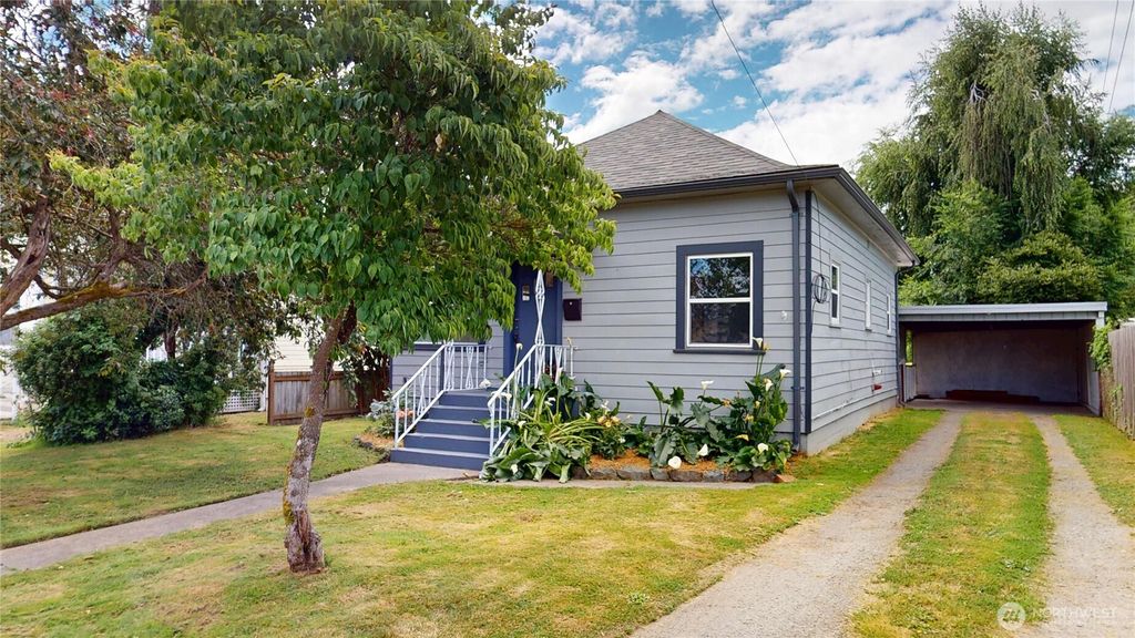 Photo of 830 Garfield Street, Mount Vernon, WA 98273 (MLS # 2540769)