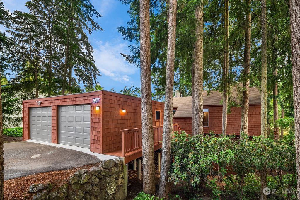 Photo of 16117 SE 145th Place, Renton, WA 98059 (MLS # 2314830)