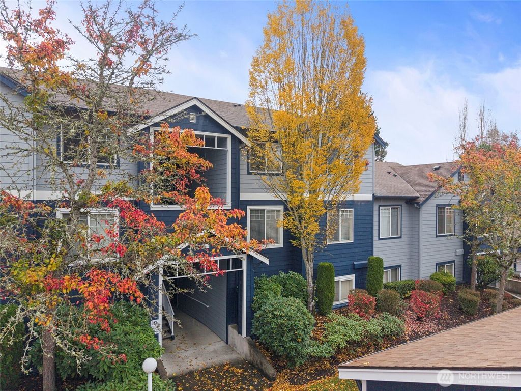 Photo of 10825 SE 200th Street #G303, Kent, WA 98031 (MLS # 2452876)