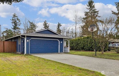 Photo of 15815 121st Avenue Ct E, Puyallup, WA 98374 (MLS # 2347153)