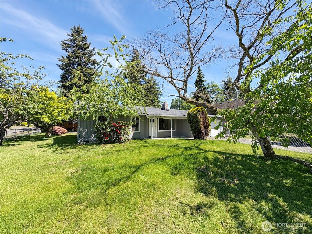 Photo of 28504 20th Avenue S, Federal Way, WA 98003 (MLS # 2394481)