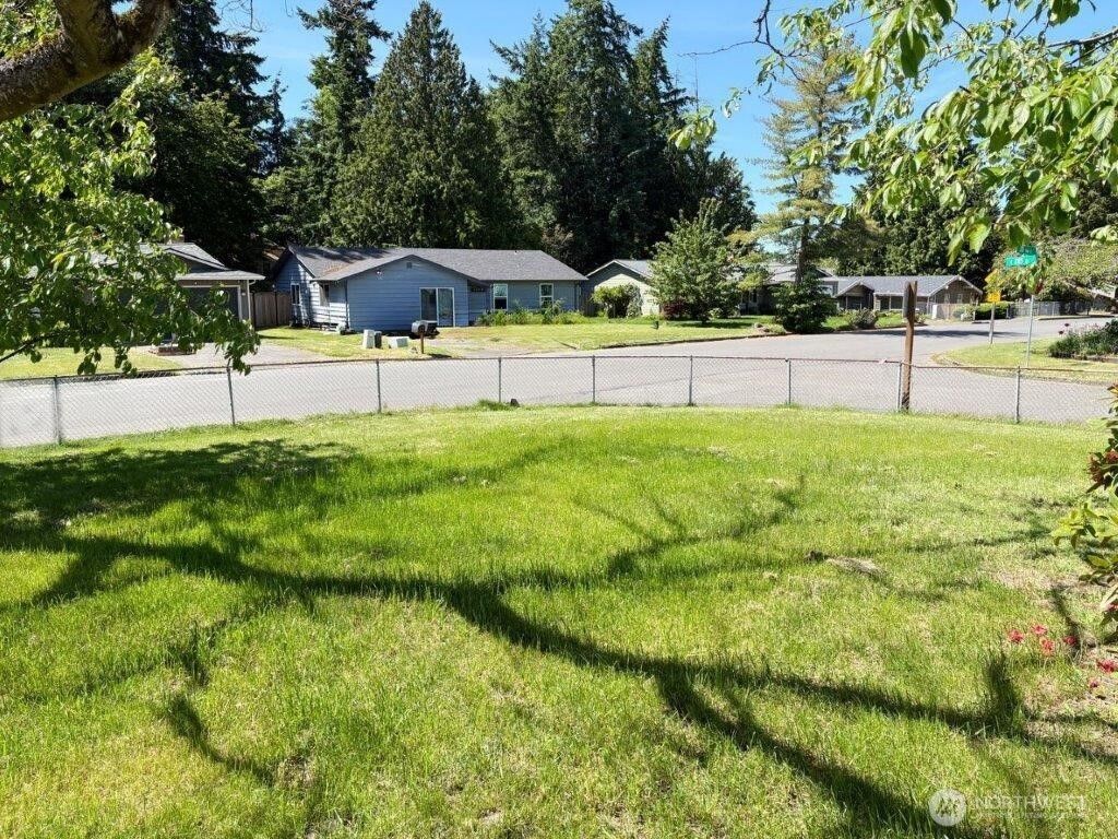 Photo of 28504 20th Avenue S, Federal Way, WA 98003 (MLS # 2394481)