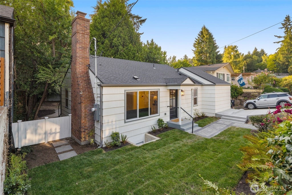 Photo of 3613 40th Avenue W, Seattle, WA 98199 (MLS # 2542605)