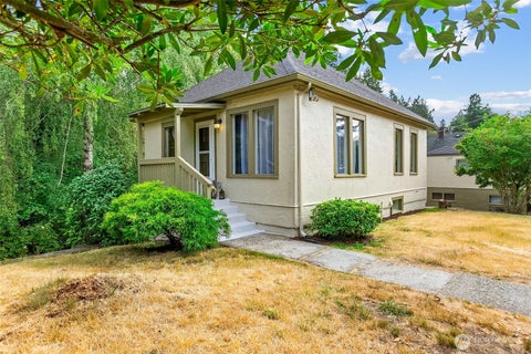 Photo of 451 Tracy Avenue N, Port Orchard, WA 98366 (MLS # 2577518)