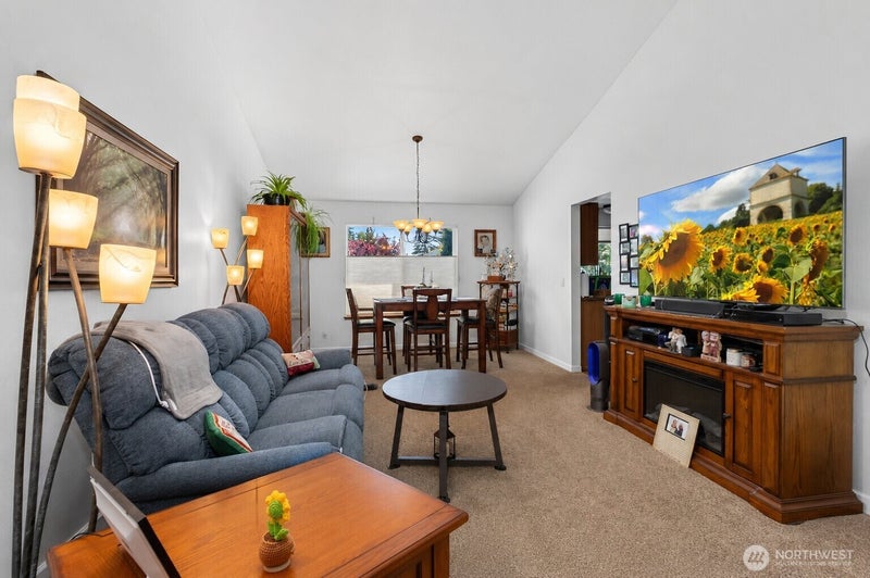 2100 Fowler Place