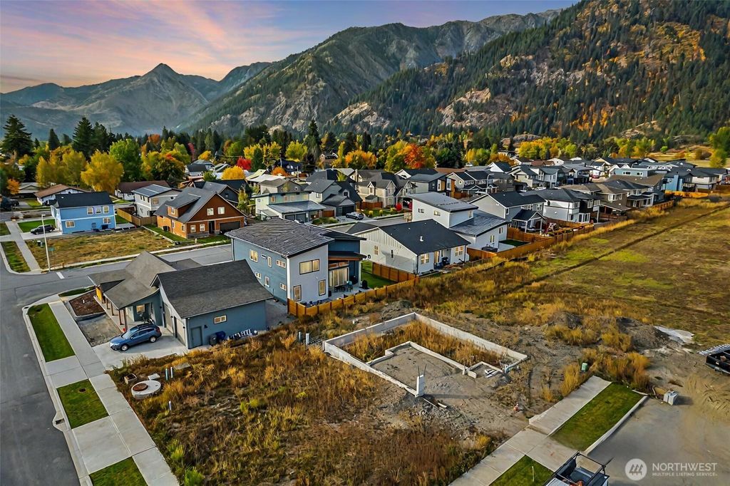 Photo of 331 Alpenglow Drive, Leavenworth, WA 98826 (MLS # 2463321)