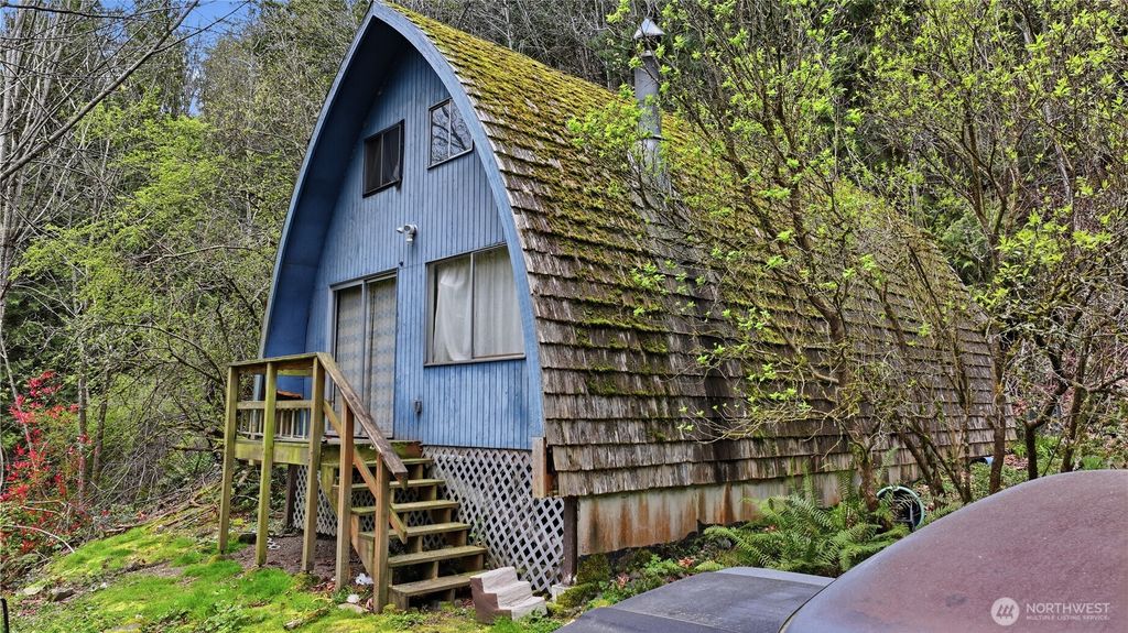 Photo of 27011 SE 74th Street, Issaquah, WA 98027 (MLS # 2505607)