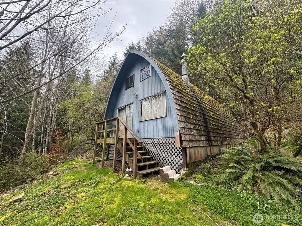 Photo of 27011 SE 74th Street, Issaquah, WA 98027 (MLS # 2505607)