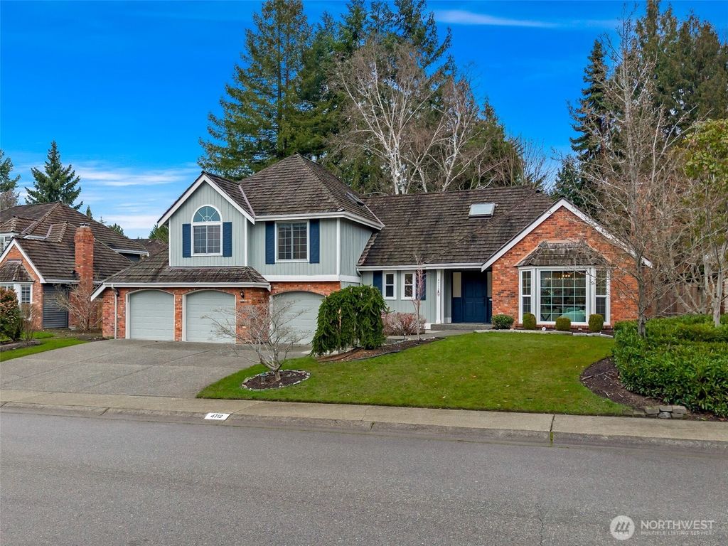 Photo of 4712 241st Avenue SE, Sammamish, WA 98029 (MLS # 2484671)