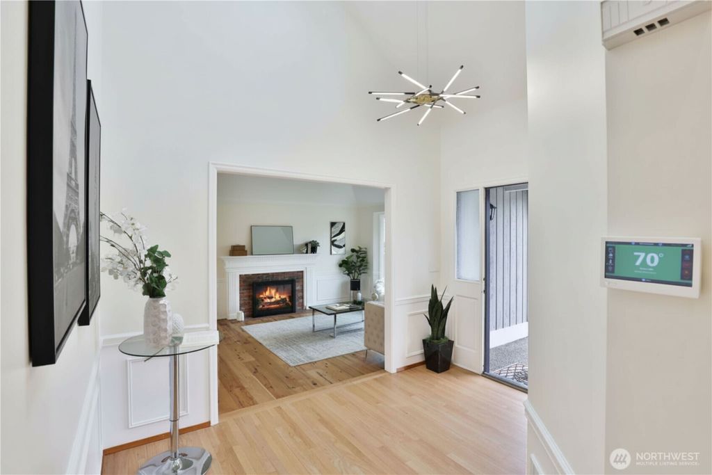 Photo of 4712 241st Avenue SE, Sammamish, WA 98029 (MLS # 2484671)