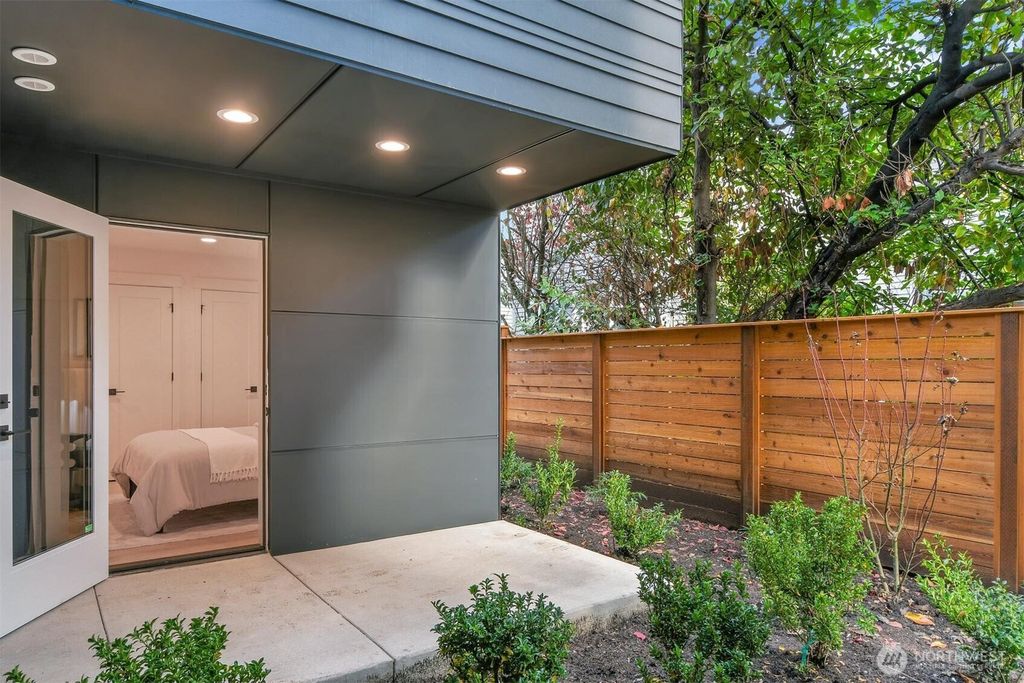 Photo of 6514 23rd Avenue NE, Seattle, WA 98115 (MLS # 2456172)