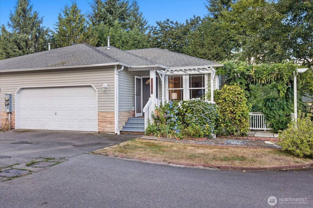 Photo of 11413 20th Street NE #5, Lake Stevens, WA 98258 (MLS # 2411293)